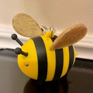 Bath and Body Works Bumble Bee Pocketbac Hokder makes buzzing noises NWT 🐝.